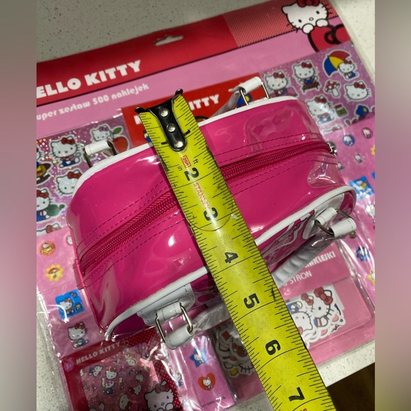 Hello Kitty Purse & 500 Stickers - Picture 4 of 6